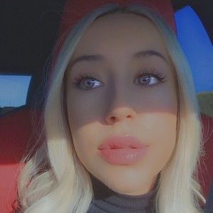 Meet your Posher, Ellena